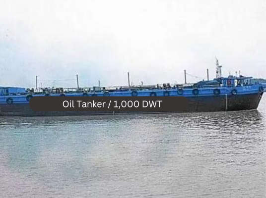 Oil Tanker: USD $600,000 / 1,000t / 55m+ / ZC / Diesel